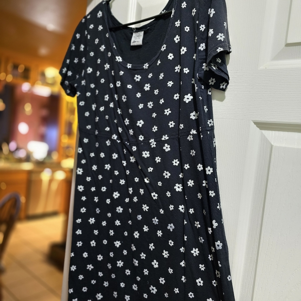 South African made Daisy patterned Dress in black